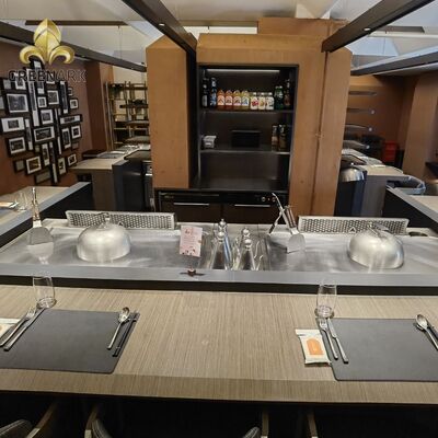 Nhà hàng hạng nặng 8KW Điện lực 11 chỗ ngồi Food Grade Special Alloy Steel Teppanyaki Grill Table